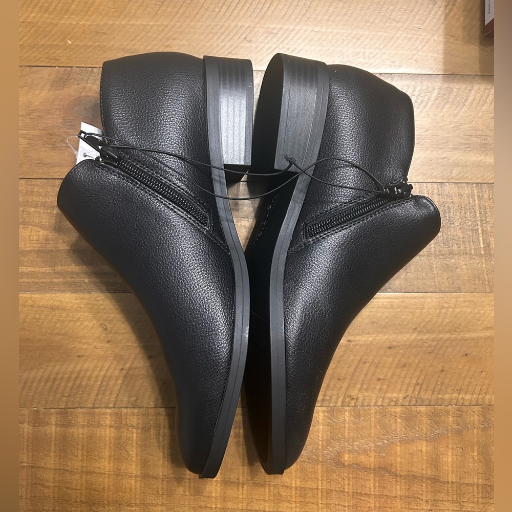 Kensie Sammy Black Ankle Boot - Picture 5 of 12